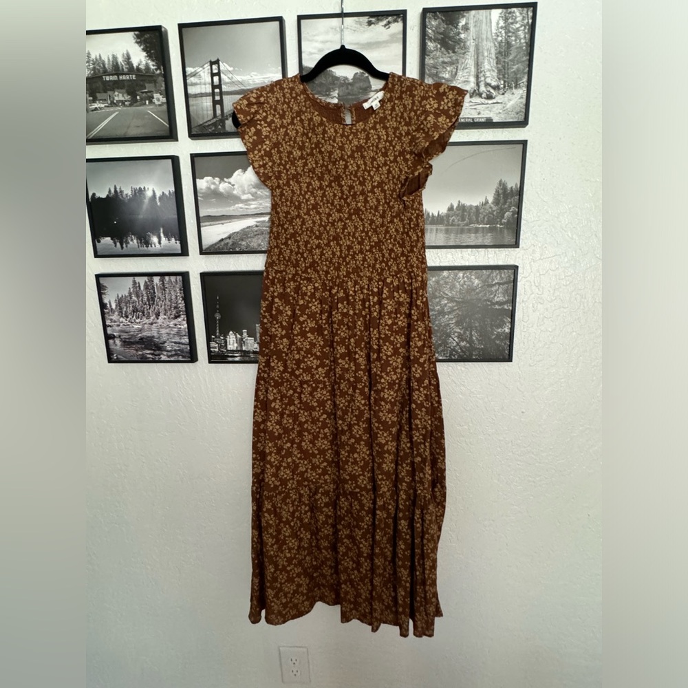 Brown patterned midi dress Medium